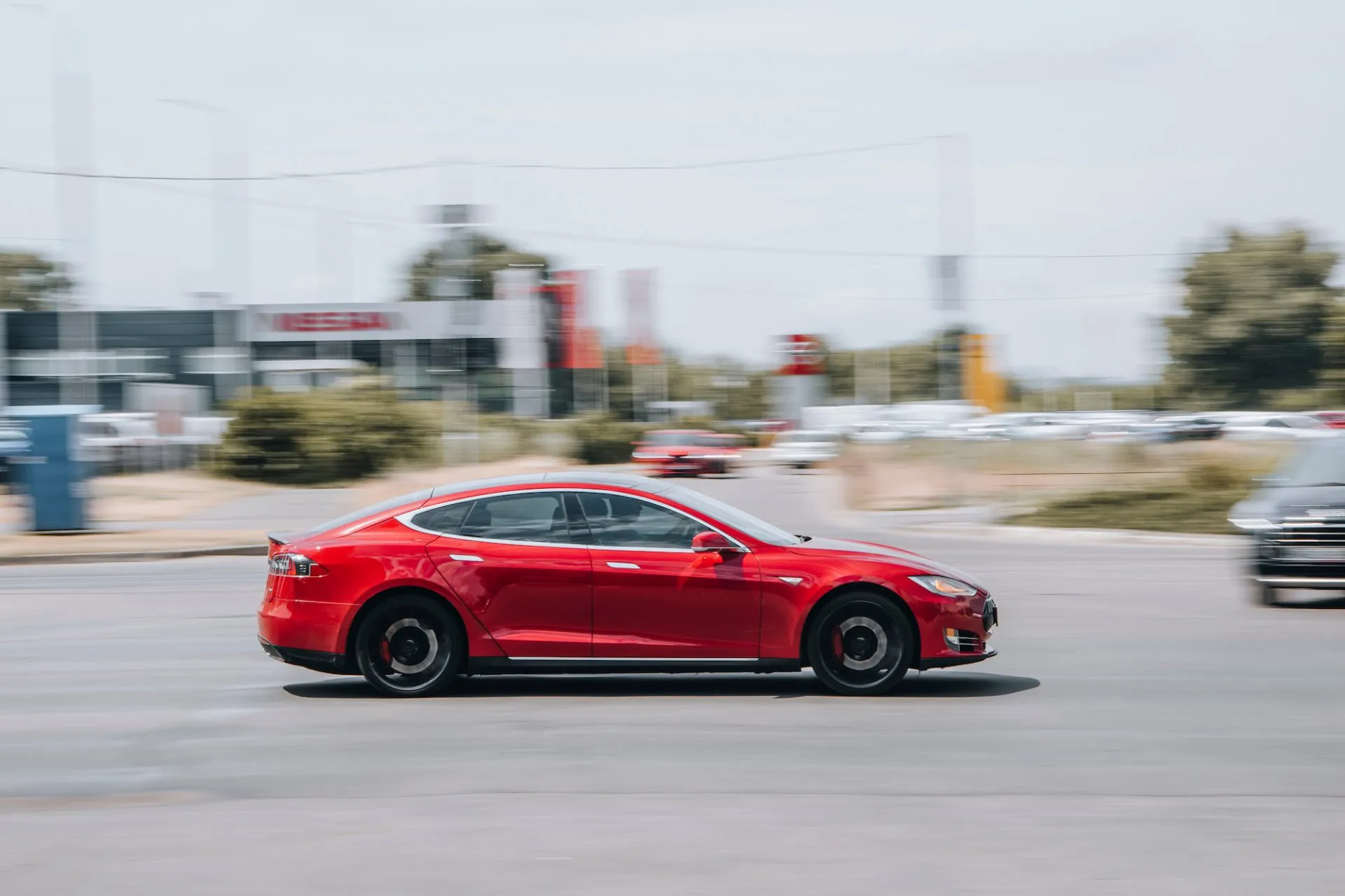 Tesla Model S in rot Tesla Model S in rot