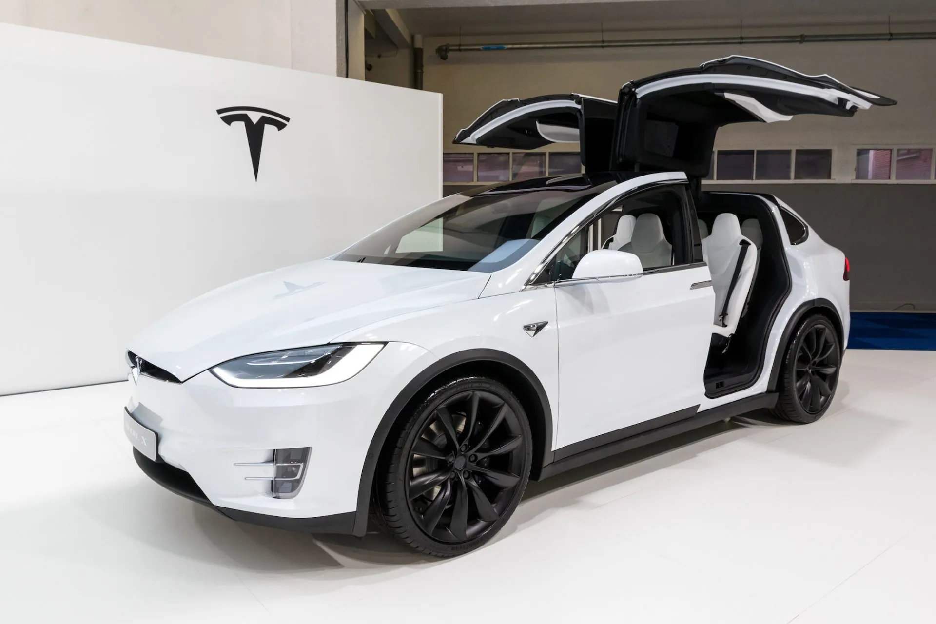 Tesla Model X in weiß Tesla Model X in weiß